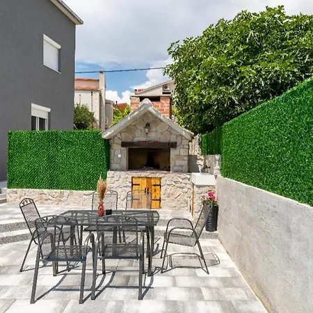 Holiday Home Split Ferienhaus *