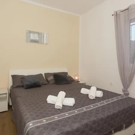 Holiday Home Split بيت للعطل سبليت